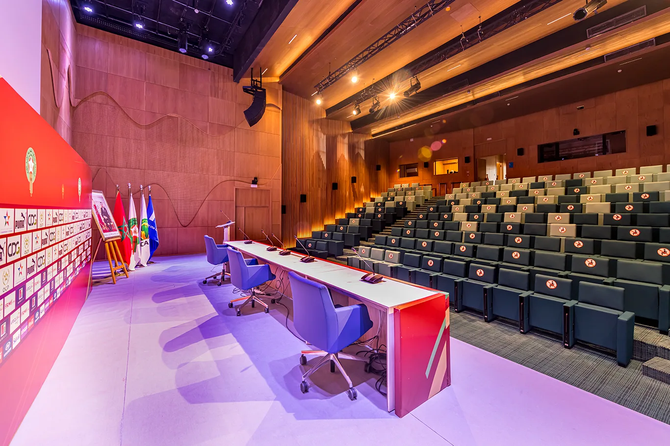 Agence de photographie / Agence Imaginium / Oussama Rhaleb / Photographe professionnel / Hôtel / architecture / Design / Maroc / Rabat / Casablanca / Photo Magazine / Patrimoine / publicité / Salon / magazine / Morocco / architecture / Salle de conférence / fédération royale de Football / Football