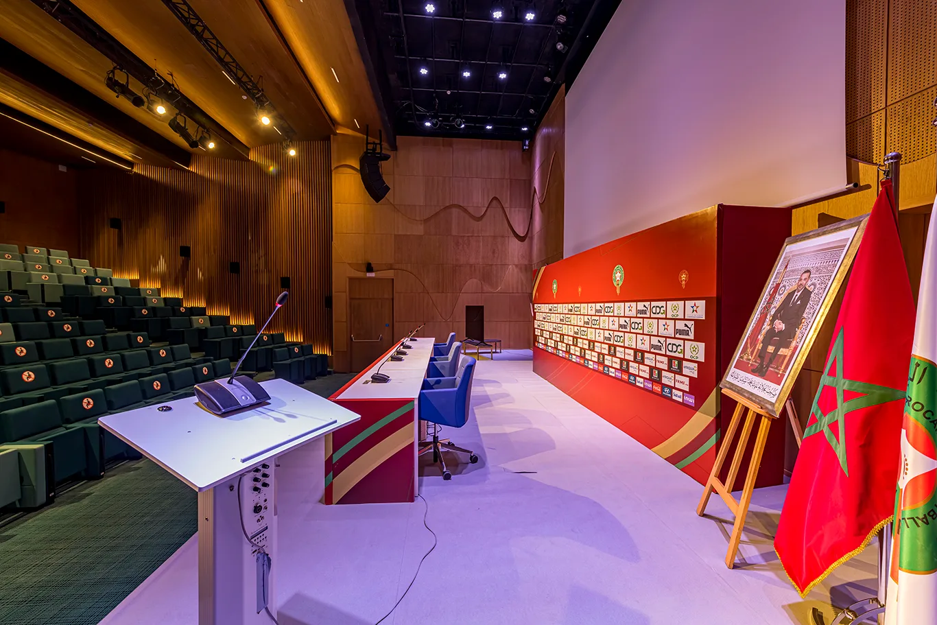 Agence de photographie / Agence Imaginium / Oussama Rhaleb / Photographe professionnel / Hôtel / architecture / Design / Maroc / Rabat / Casablanca / Photo Magazine / Patrimoine / publicité / Salon / magazine / Morocco / architecture / Salle de conférence / fédération royale de Football / Football
