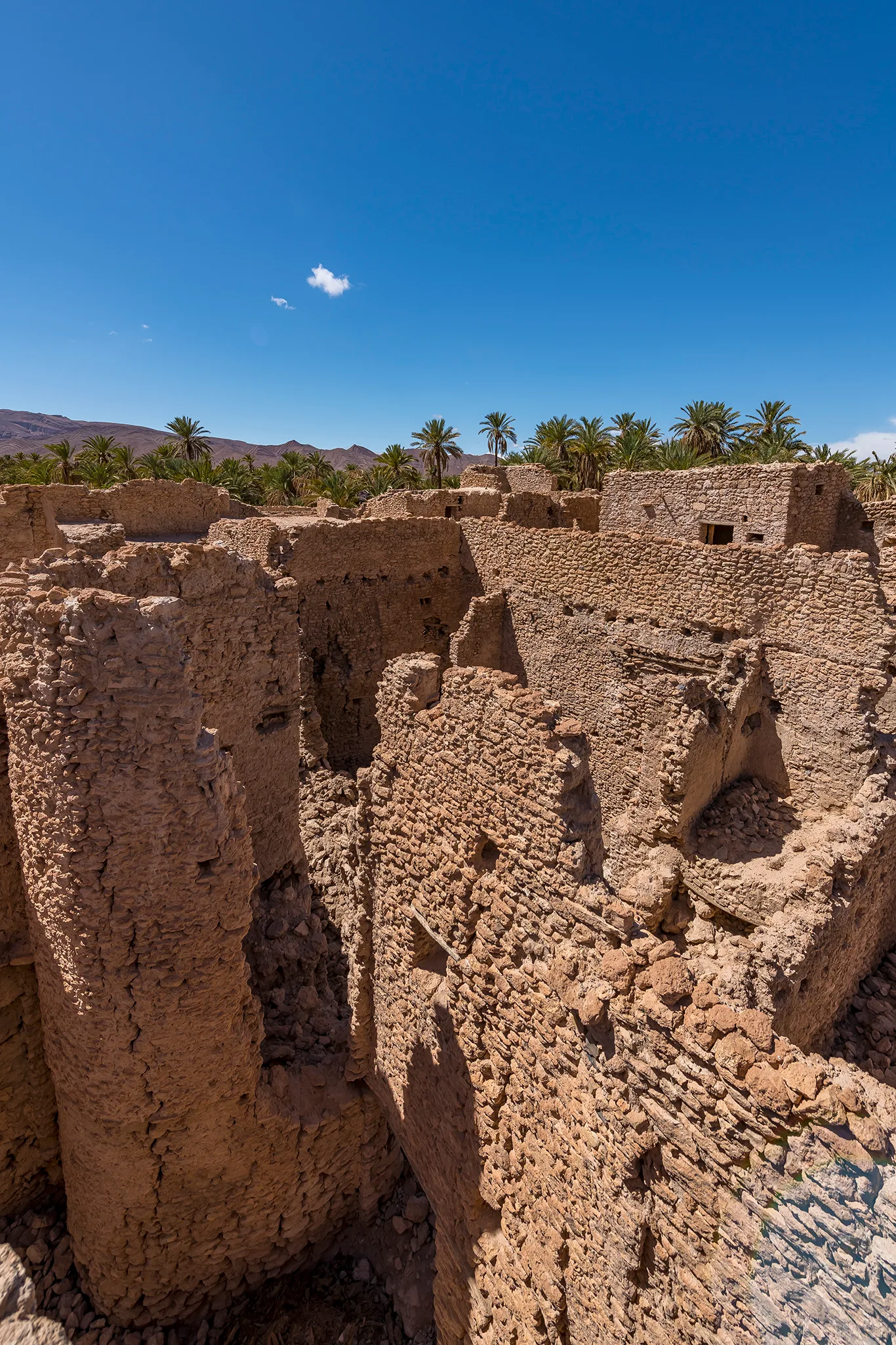 Agence de photographie / Agence Imaginium / Oussama Rhaleb / Photographe professionnel / Paysage / Morocco / Sud / Maroc / Dakhla / Assa / Photo / Esmara / Laayoun / Guelmim / nature / Desert / Guelmim / tan tan / Imlili / tourisme / maroc / Terfaya / / Rabat / Casablanca / Photo Magazine / Patrimoine / publicité / Historique / Histoire / Dunes / Sud maroc / Sahraoui / Artisanat / shooting / Patrimoine / publicité / Historique / Histoire / kssar / kssour