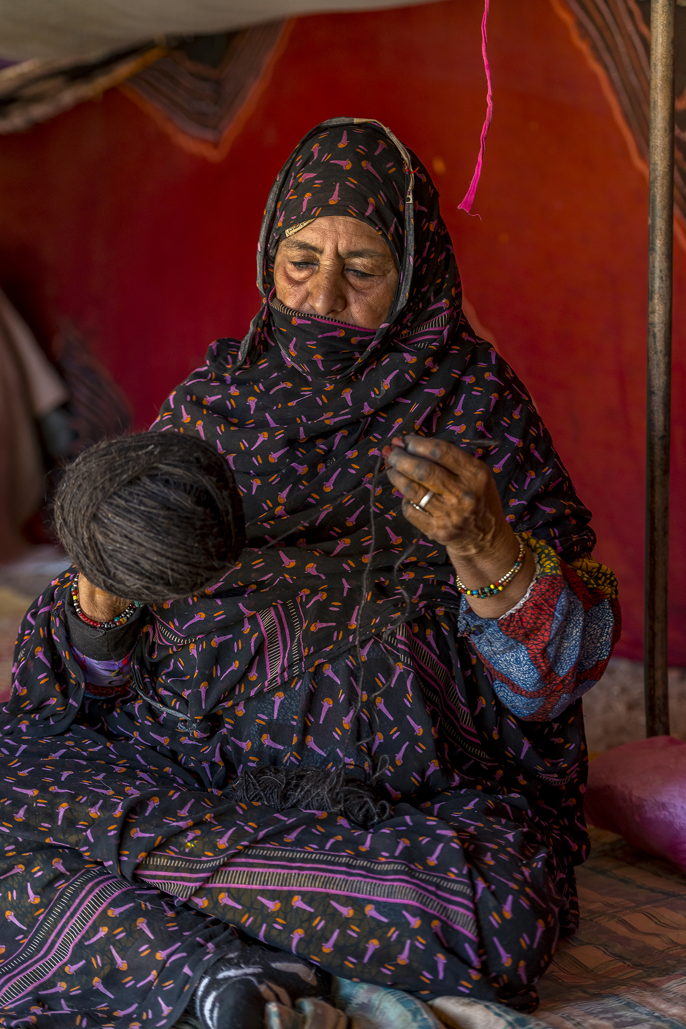 Agence de photographie / Agence Imaginium / Oussama Rhaleb / Photographe professionnel / Paysage / Morocco / Sud / Maroc / Dakhla / Assa / Photo / Esmara / Laayoun / Guelmim / nature / Desert / Guelmim / tan tan / Imlili / tourisme / maroc / Terfaya / / Rabat / Casablanca / Photo Magazine / Patrimoine / publicité / Historique / Histoire / Dunes / Sud maroc / Smara / Flij / Chevres / Fabrication de tentes / sahraoui