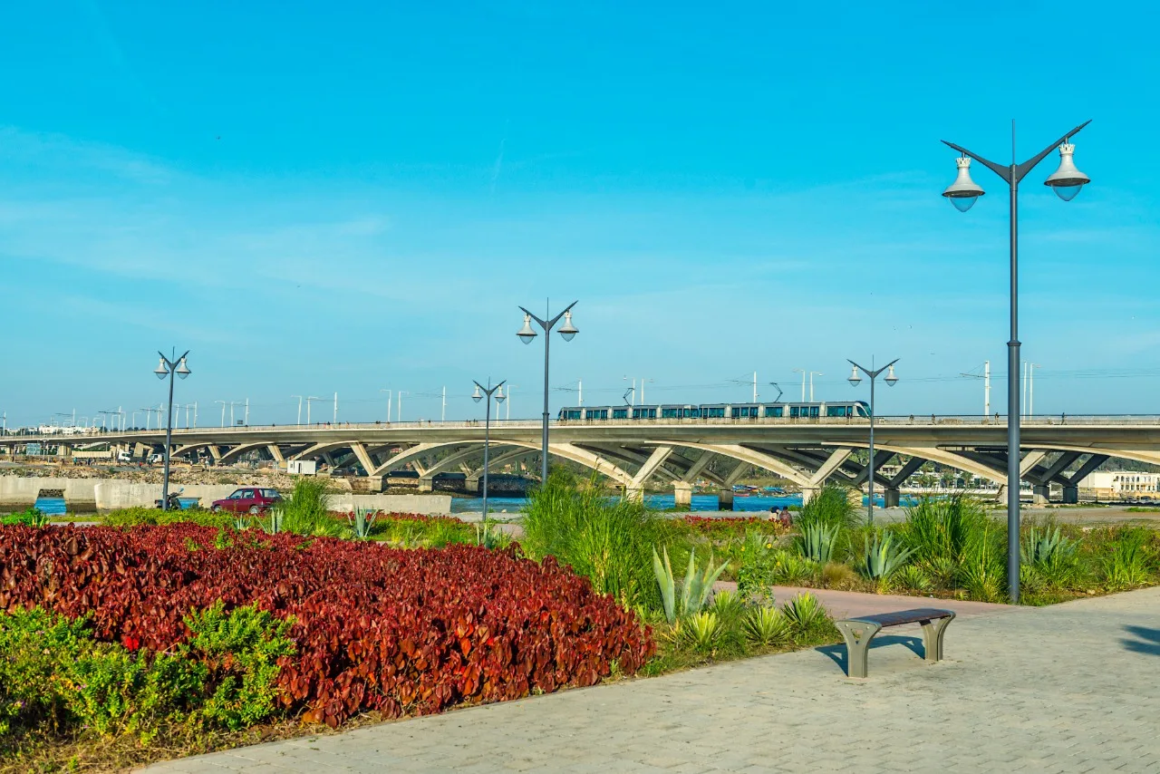 Agence de photographie / Agence Imaginium / Oussama Rhaleb / Photographe professionnel / Hôtel / architecture / Design / Maroc / Rabat / Casablanca / Photo Magazine / Patrimoine / publicité / Salon / magazine / pont / Travaux / Rabat / Bouregreg / oued / Fleuve / salé / grand / Chantier